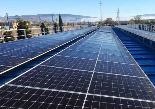 21 INSTALACIONES FOTOVOLTAICAS EN ESTACIONES DE TREN PARA AUTOCONSUMO SIN EXCEDENTES